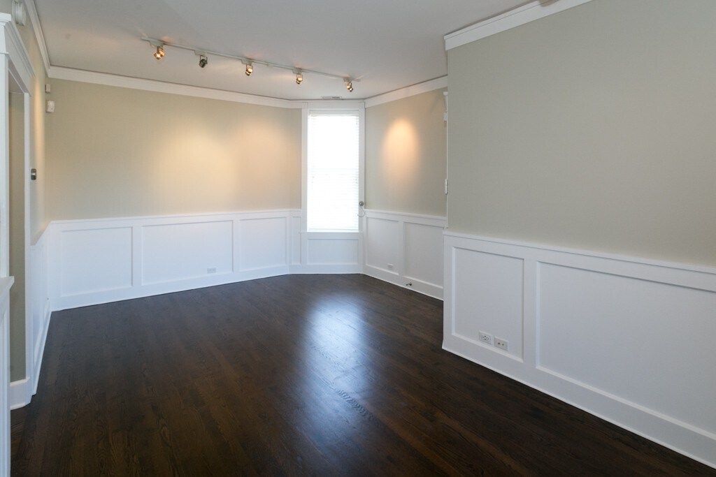 Building Photo - 3614 N Bosworth Ave