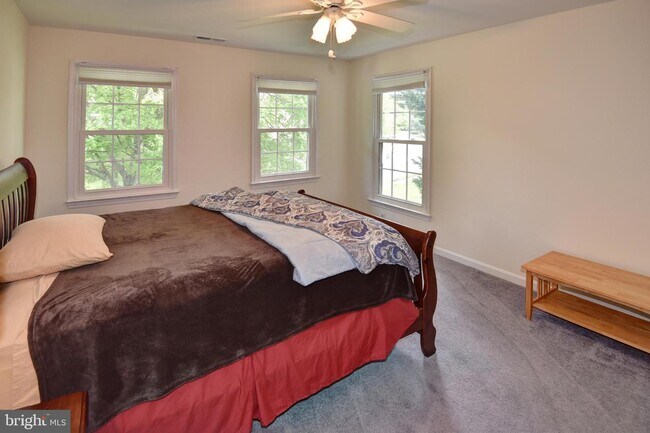 Building Photo - 13043 Farthingale Dr