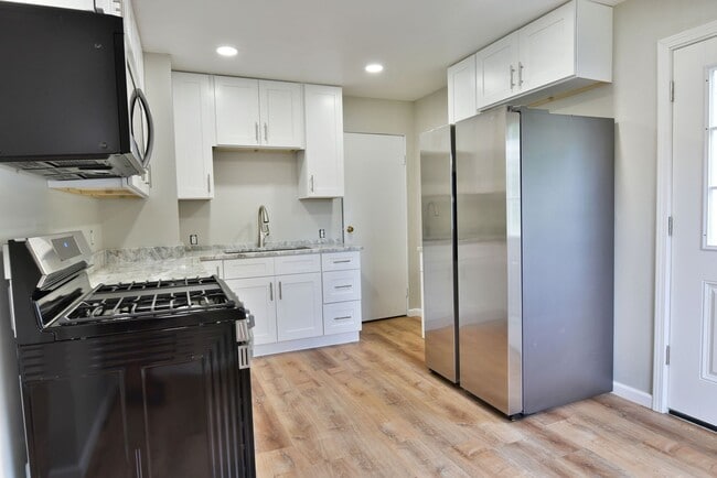 Building Photo - RENTAL AVAILABLE!