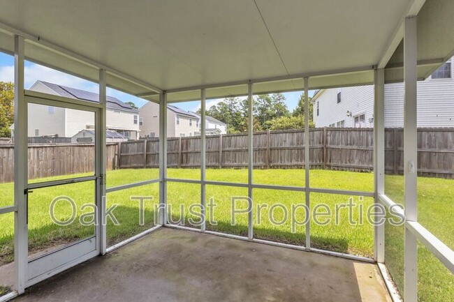 Building Photo - 438 Green Park Ln