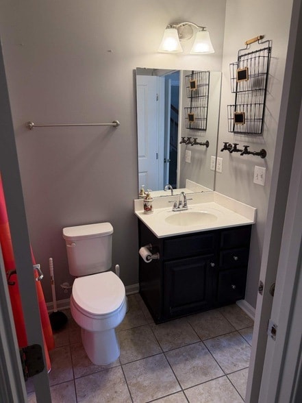 Building Photo - 14600 Featherstone Gate Dr