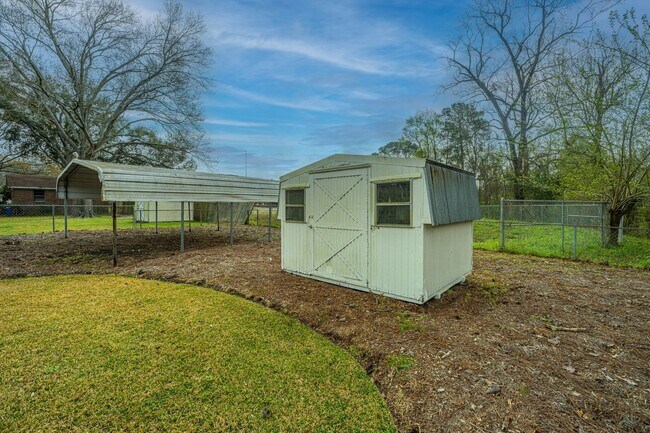 Building Photo - Charming Hanahan Ranch with Hardwood Floor...