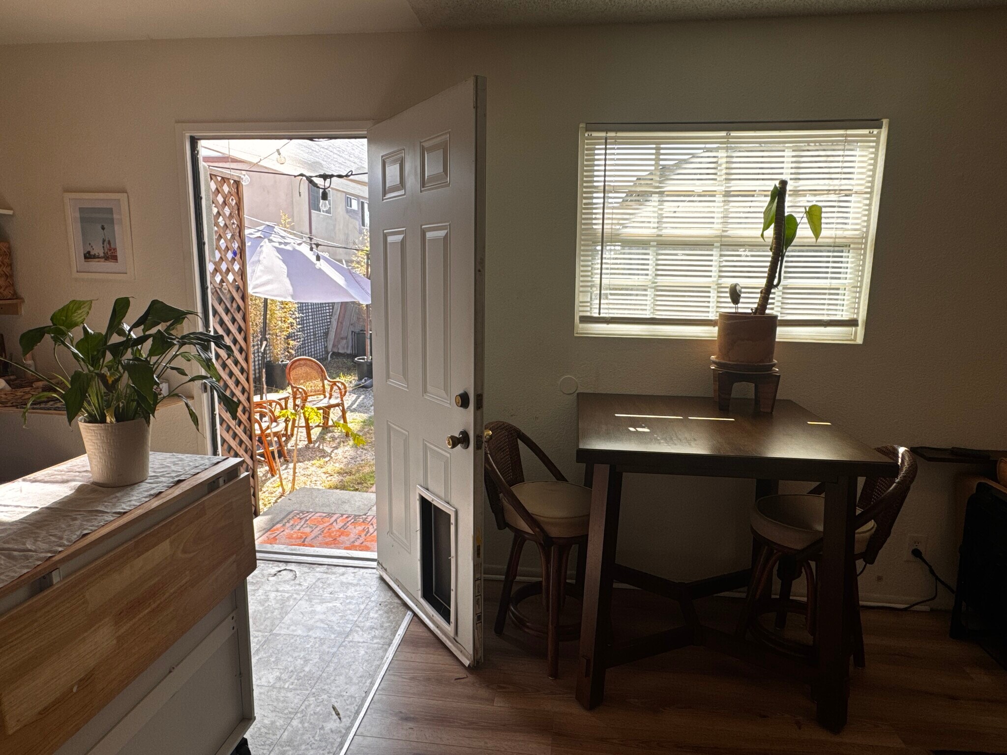 Building Photo - 6704 Nagle Ave