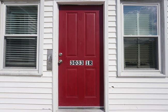 Building Photo - 3033 Hamilton Ave