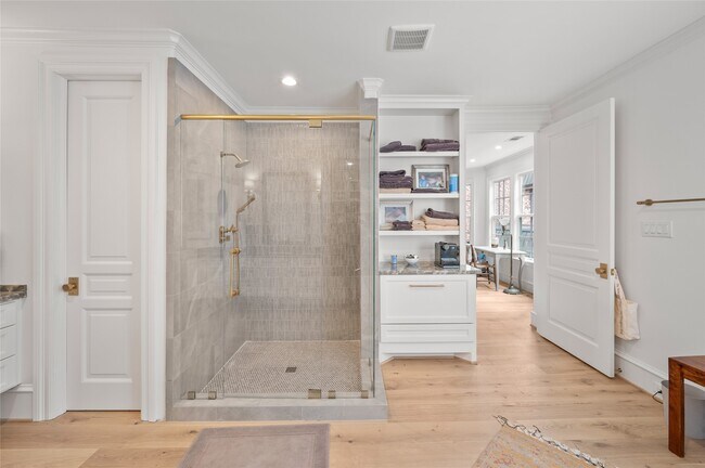 Building Photo - 1235 Wynden Oaks Garden Dr