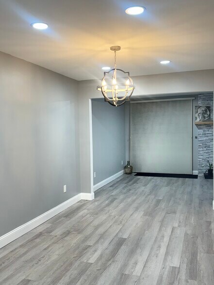 Building Photo - 21119 E Glen Haven Cir