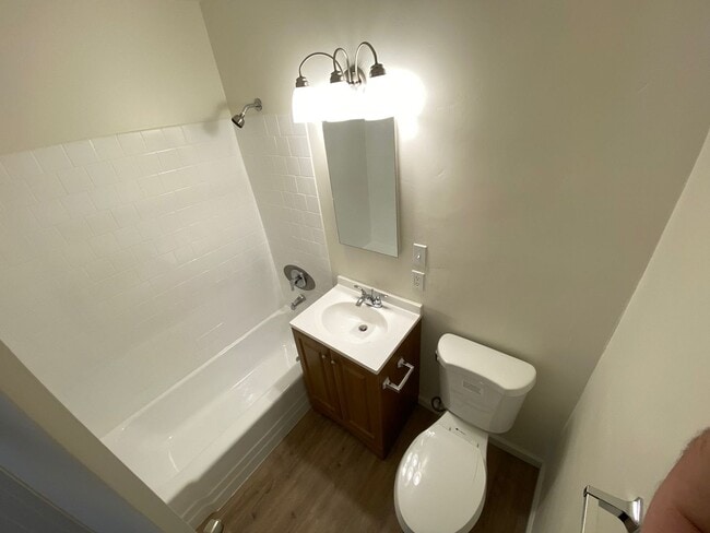 Building Photo - Remodeled 3 Bedroom 1 Bath Plus Single Car Garage