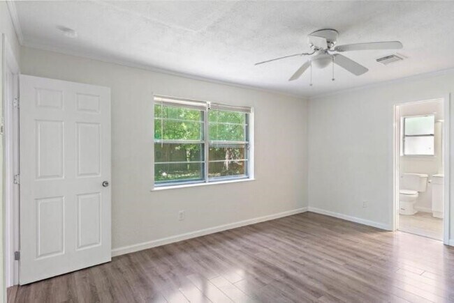 Building Photo - 7019 Oak Bough Dr