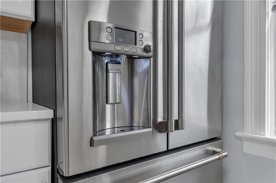 Building Photo - 131 Wendell St