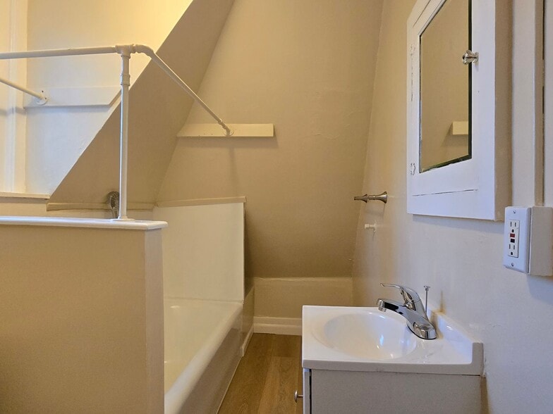 Building Photo - 99 S 14th St