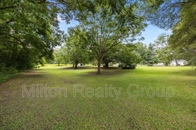 Building Photo - 2666 NC-210