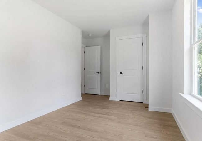 Building Photo - 14 Catawba Ave