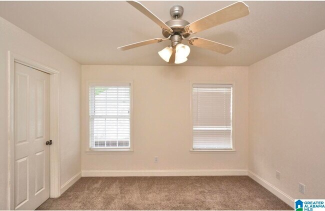 Building Photo - 107 Castlehill Dr