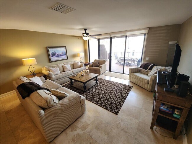 Building Photo - 6290 Bahia Del Mar Cir N