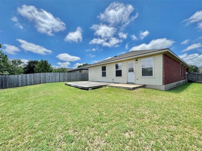 Building Photo - 204 Woodley Rd
