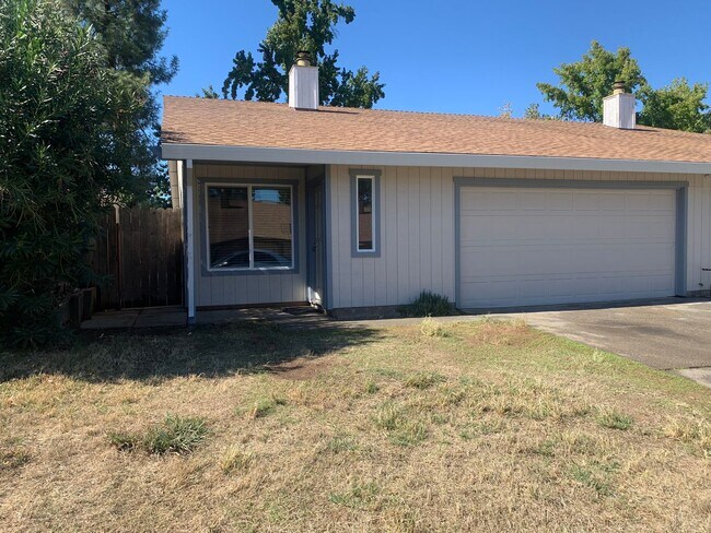 Building Photo - 5417 E Knoll Dr