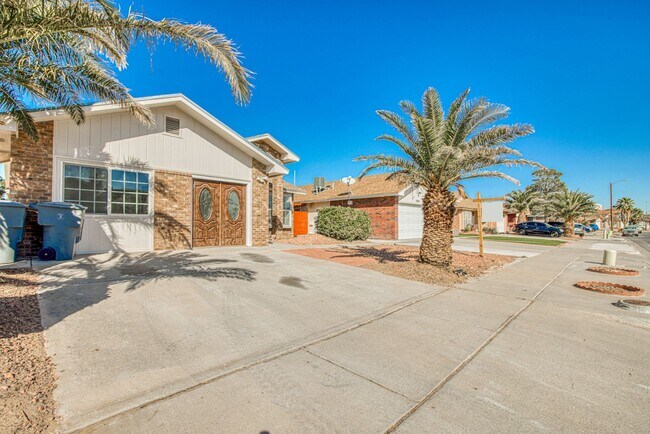 Building Photo - 3 Bed 2 bathrooms house 79936