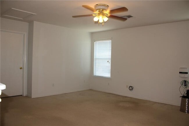 Building Photo - 107 Outfitter Dr