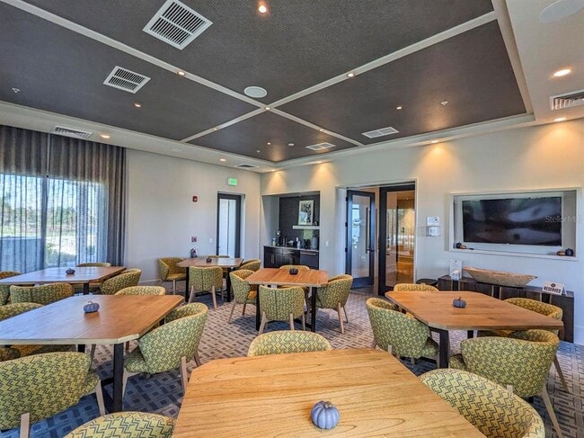 Building Photo - 8125 Sternway Rd