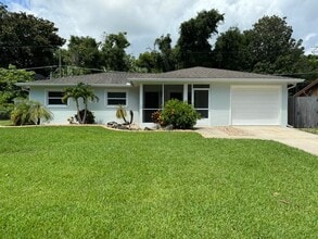 Building Photo - Adorable 3/2 with Bonus Room in Ormond Beach