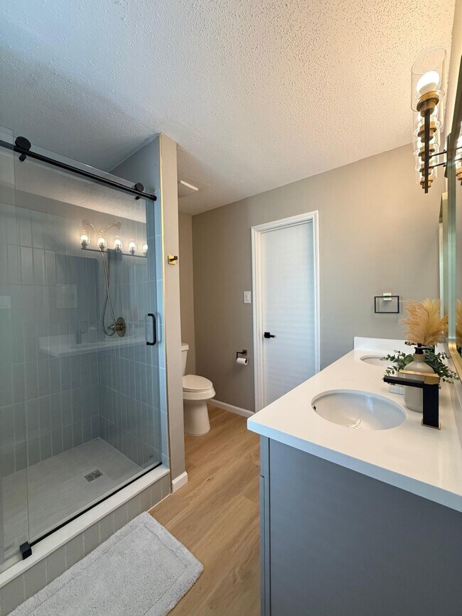 Building Photo - 6310 Briar Terrace Dr
