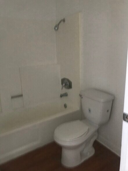 Building Photo - 11948 Hart St