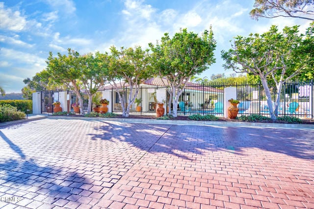 Building Photo - 886 Winding Way Dr