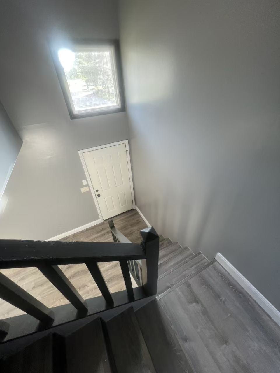 Building Photo - 4033 Hawthorn Dr