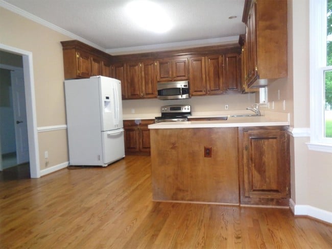 Building Photo - 6129 Powell Ridge Rd