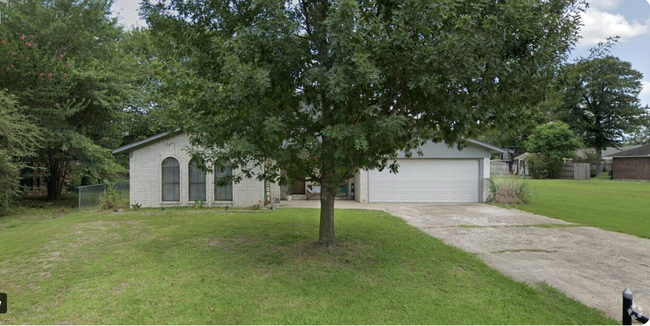 Building Photo - 115 Sylvia St