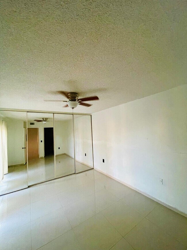 Building Photo - 728 Mill Valley Pl