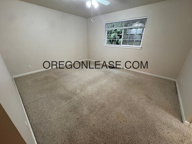 Building Photo - 3 bed 2 bath North river rd area home