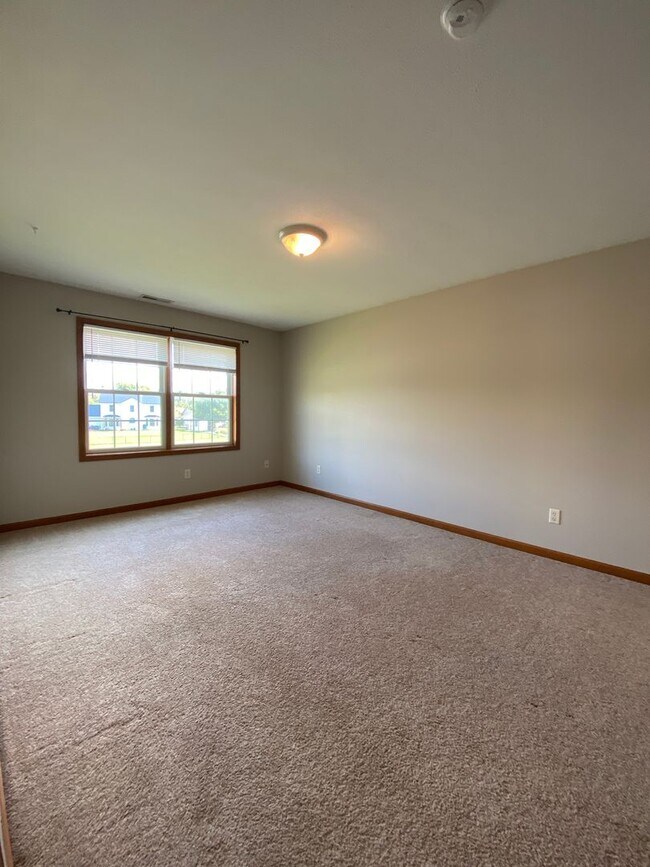 Building Photo - 146 Tulip Blvd