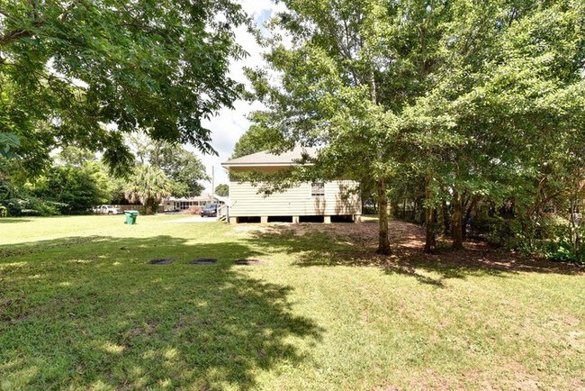 Building Photo - 719 42nd Ave