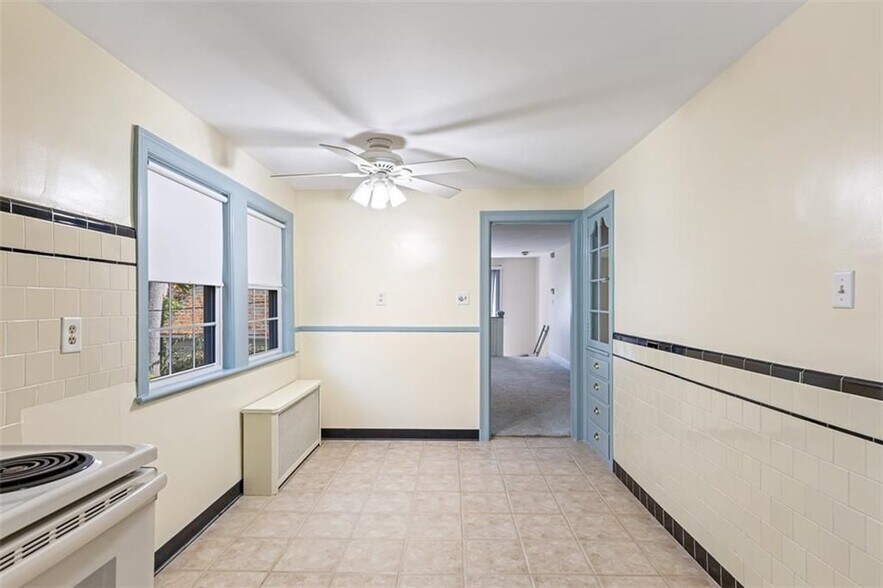 Building Photo - 6 Chase Ln