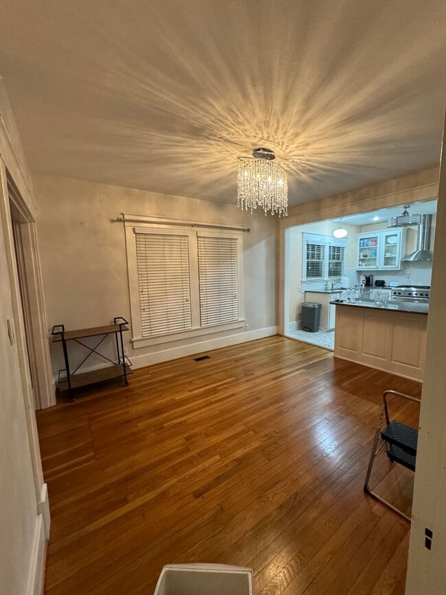 Building Photo - 2017 N Garfield St