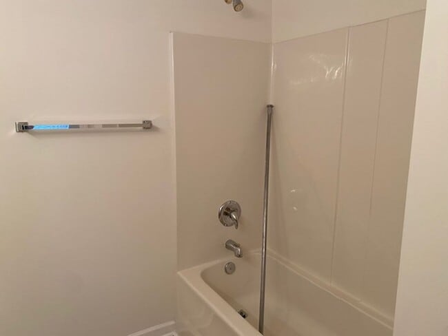 Building Photo - Desirable 1 Bed/1 Bath Condo in Very Convenient Location!