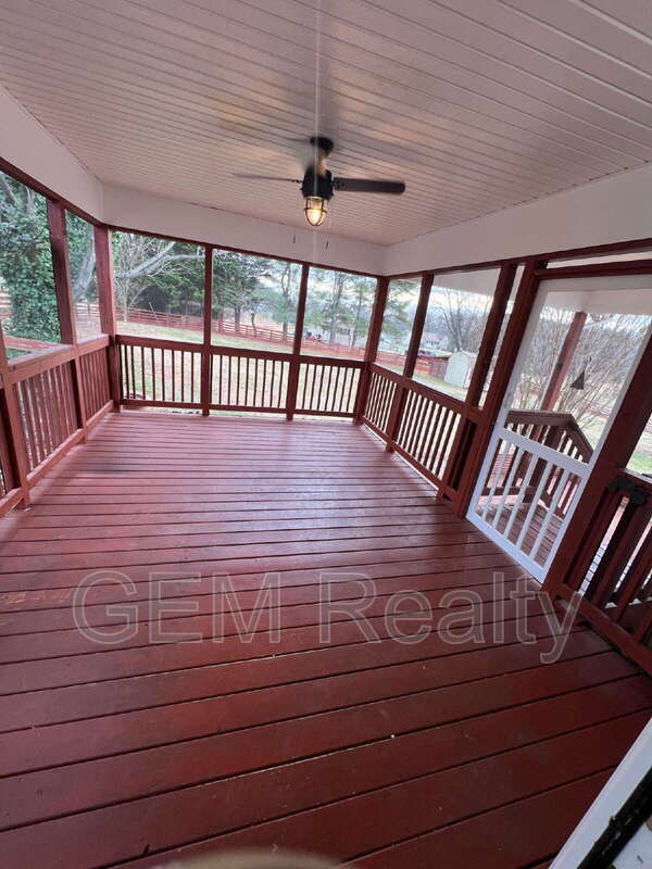 Building Photo - 1244 Mountain View Rd