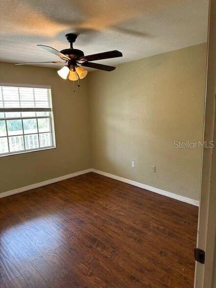 Building Photo - 13827 Fairway Island Dr