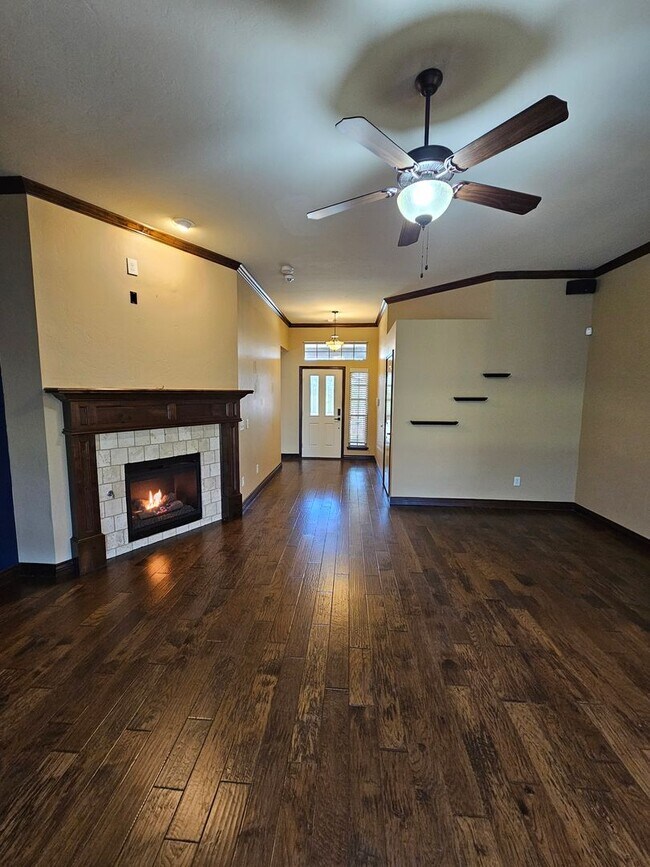 Building Photo - (3) Bed/(2) Bath in Red Canyon Ranch Avail...