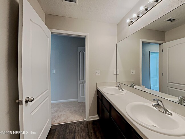 Building Photo - 11619 White Sturgeon Ct
