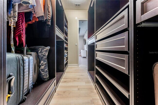 Building Photo - 13019 Stanthorne Ave