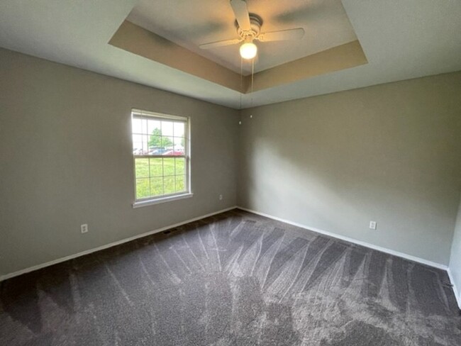 Building Photo - TOTALLY REMODELED - Ozark Walk out Basemen...