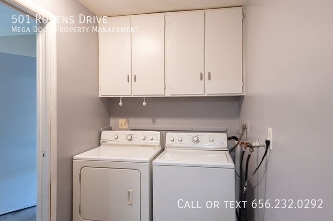 Building Photo - 501 Rubens Dr