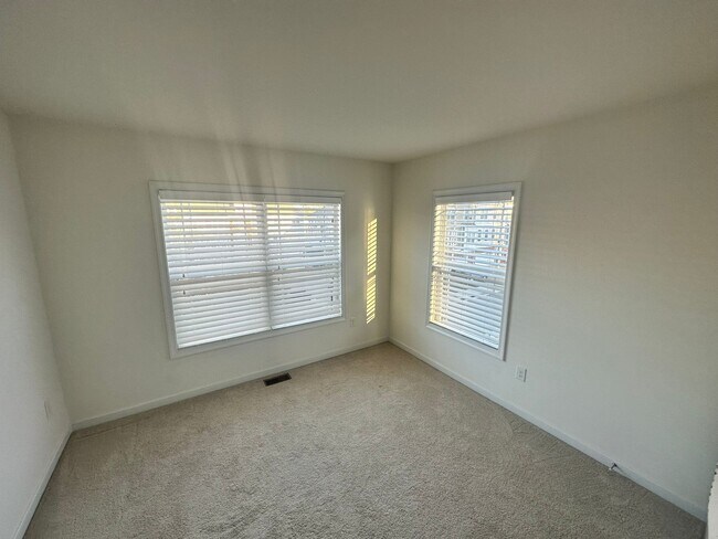 Building Photo - 11419 Hayloft Ln