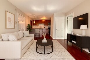 Building Photo - 2657 Lenox Rd NE