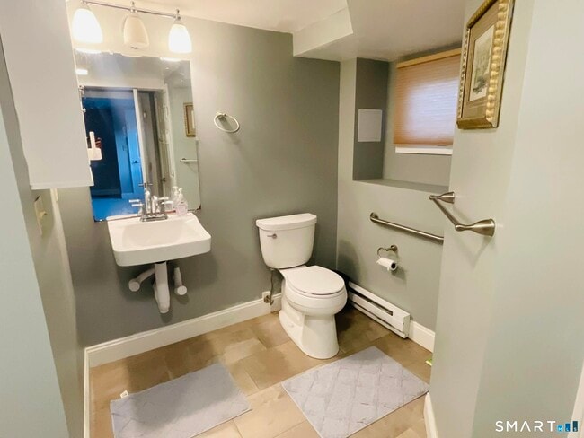 Building Photo - 128 Forest Dr