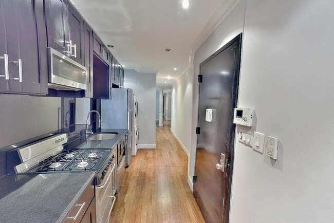 Building Photo - 5 W 103rd St