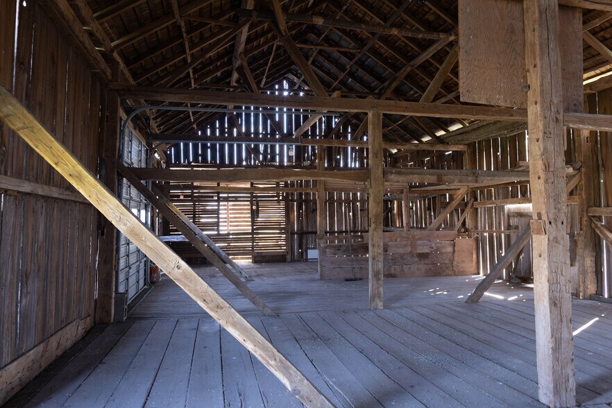 Building Photo - 1049 Reading Rd