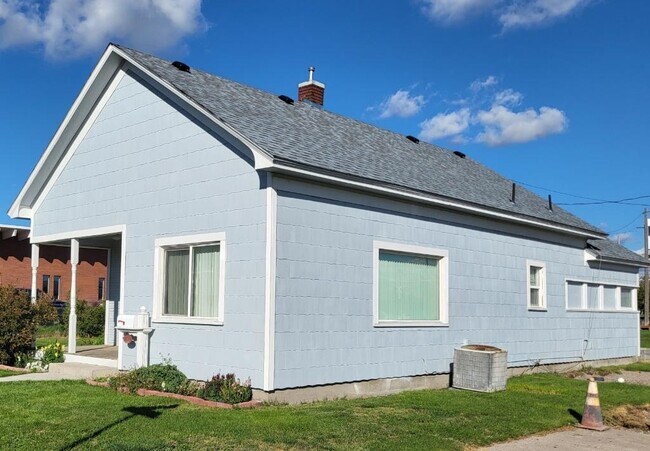 Building Photo - 104 Wilson Ave